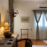 Luxury On The Nile - Zamalek Apartments